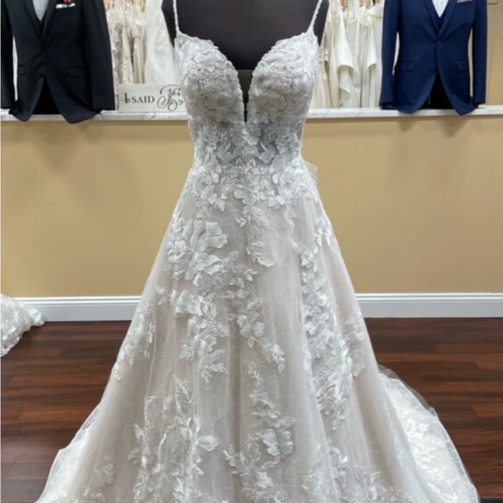 Stella York Wedding Dress, Style 7404, US Size 12, Color: Ivory over Biscotti